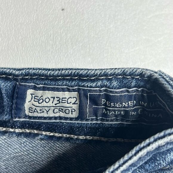 Miss Me | Slight Factory Distressed Easy Crop - Picture 3 of 6